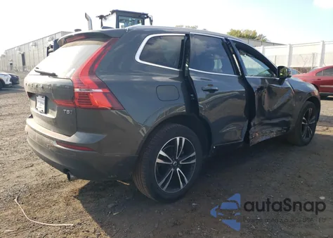 2023 Volvo Xc60 T5 Momentum z USA, uszkodzony, nr VIN YV4102RK9M1828324